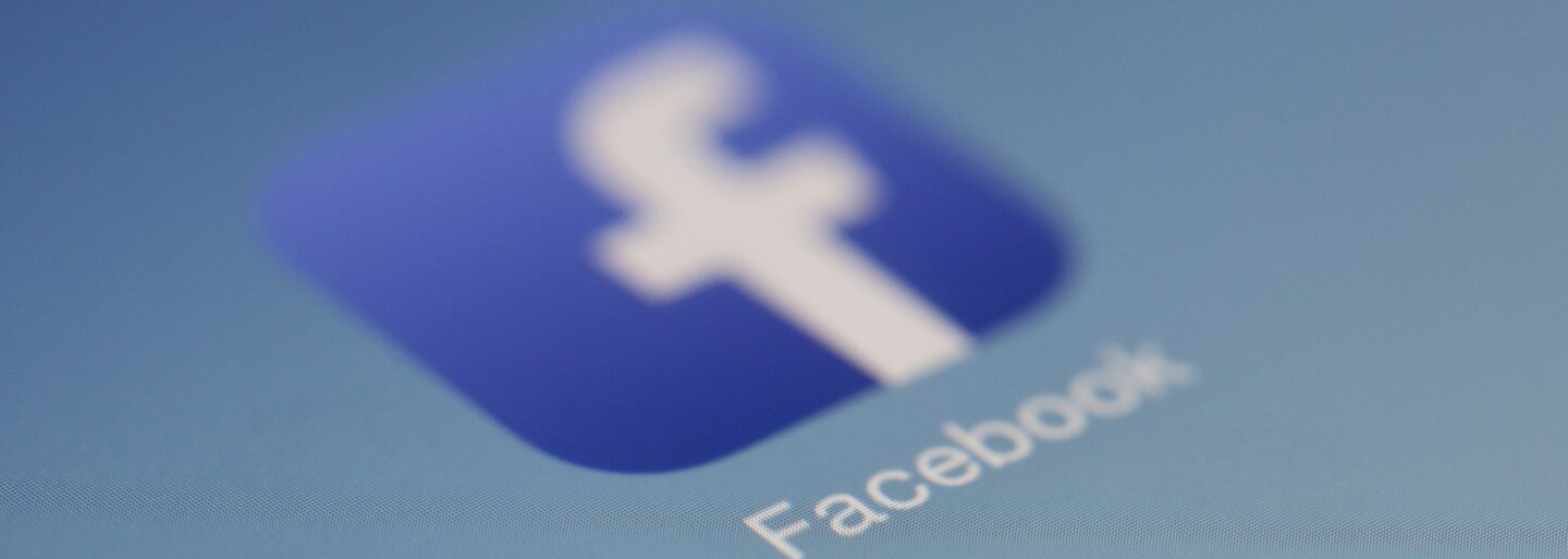 Facebook testuje vlastní Tinder. Služba Meetups by mohla dát šanci nečekaným vztahům i organizovat volný čas s kamarády