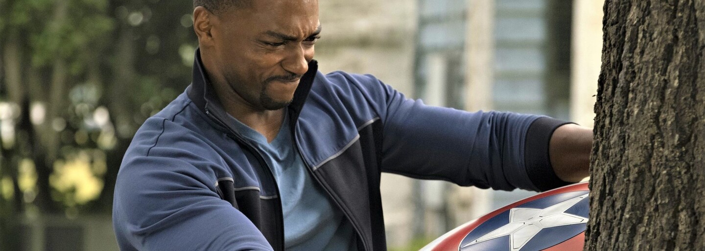 Falcon a Winter Soldier jsou nezastavitelní parťáci. Finální trailer láká na nejakčnější seriál historie