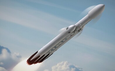 Falcon Heavy čaká prvý let. Elon Musk odhalil plány s raketou, ktorá nás zoberie k Mesiacu a neskôr aj k Marsu Falcon Heavy čaká prvý let. Elon Musk odhalil plány s raketou, ktorá nás zoberie k Mesiacu a neskôr aj k Marsu