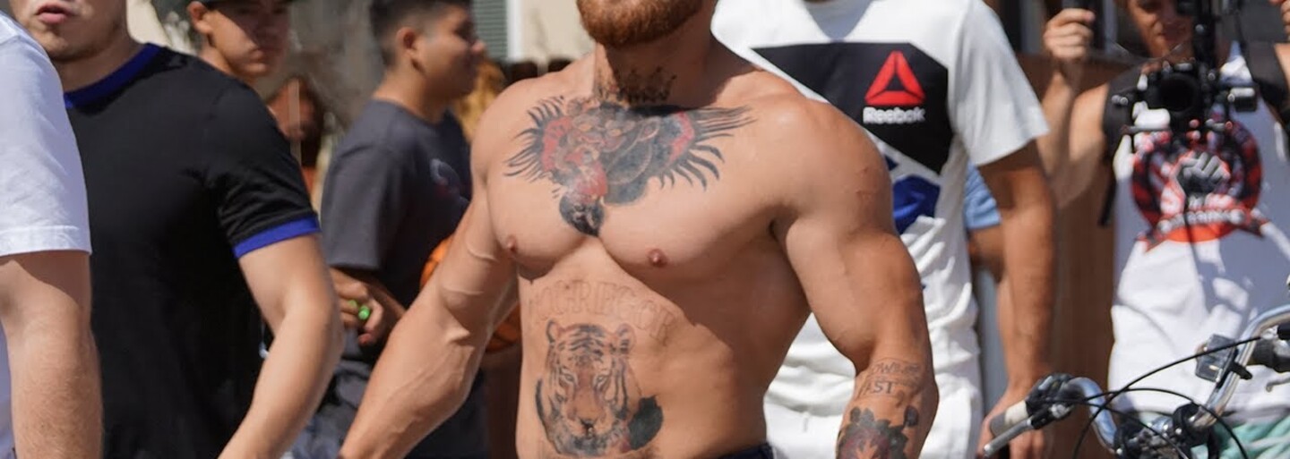 Falošný McGregor spôsobil poriadny rozruch. Ľudia boli vo vytržení, že sa stretli so svojím idolom a začali si ho fotiť