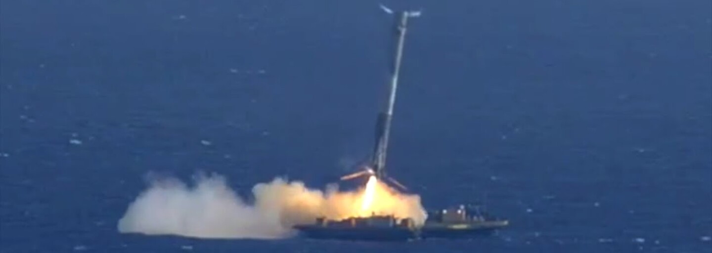 Fascinujúce 360° video detailne zachytáva historické pristátie nosnej rakety Falcon 9