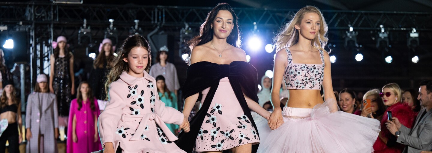 Fashion Week: Vanda Janda představila kolekci, kterou budou nosit ženy napříč generacemi (Fotoreport)