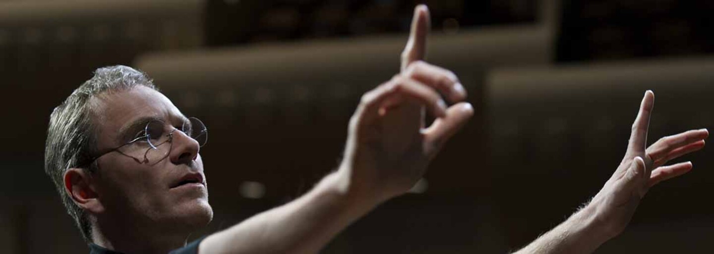 Fassbender nám ako geniálny Steve Jobs ukáže najzásadnejšie životné okamihy v žiari reflektorov