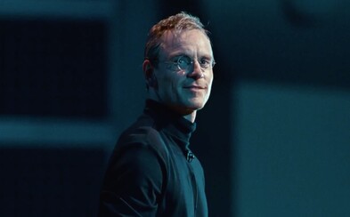 Fassbender nám jako geniální Steve Jobs ukáže nejzásadnější životní okamžiky v záři reflektorů Fassbender nám jako geniální Steve Jobs ukáže nejzásadnější životní okamžiky v záři reflektorů