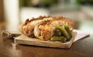FAST GOOD: Chilli dog aneb jak si doma připravit výborné hot-dogy s chilli hovězím FAST GOOD: Chilli dog aneb jak si doma připravit výborné hot-dogy s chilli hovězím