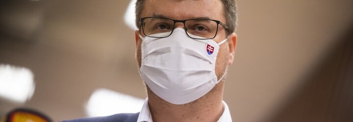 Vicepremiér Štefan Holý ako kriticky dôležitý pendler nechodí do britskej karantény, teraz mal znovu pozitívny test