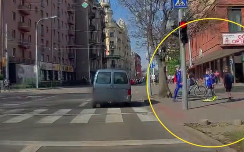 Svědek předvedl s brněnskou policií dokonalou souhru. Dopadli opilého řidiče, který ohrozil trolejbus i děti na přechodu.