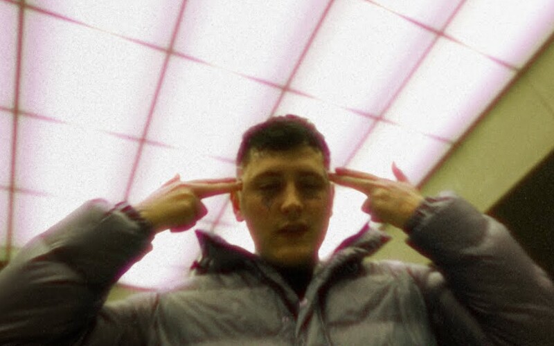 Sensey vyznal lásku své jediné, klip Růžovej mrak navazuje na release nového alba.