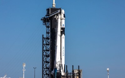 SpaceX a NASA prepísali históriu. Úspešný štart lode Crew Dragon vyslal astronautov k ISS.