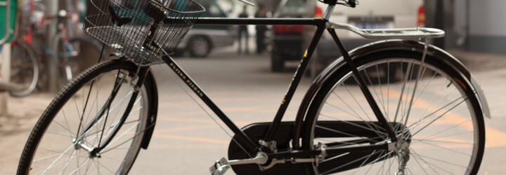 Nudisti v Brne prenasledovali zlodeja bicykla