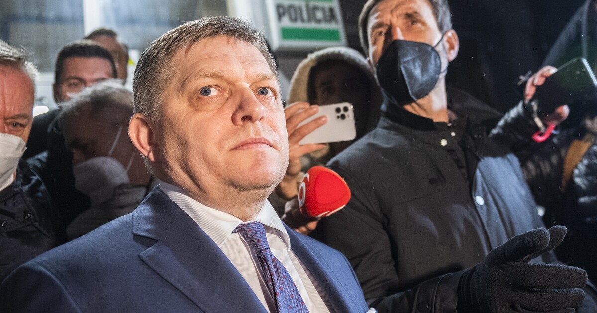 Fico válcuje další předvolební průzkum na Slovensku. Do parlamentu by se dostalo 8 stran