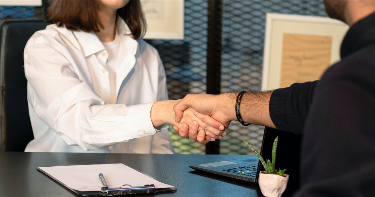 KVÍZ: Ovládáš etiketu? Uvidíme, jak dobře tě rodiče vychovali