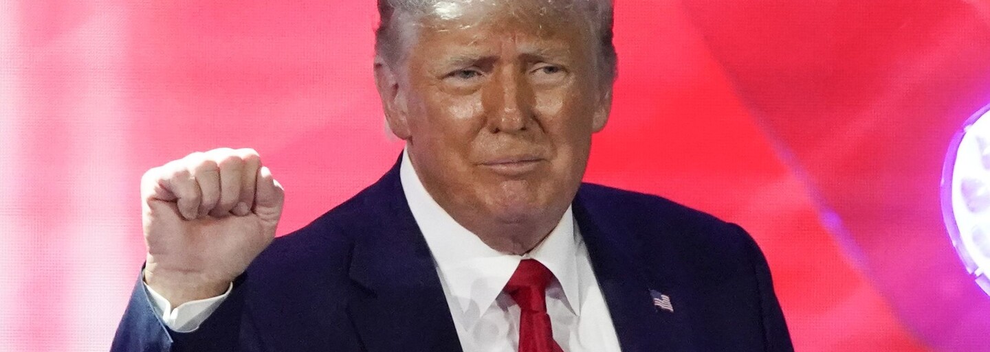 FBI hľadala v dome Donalda Trumpa tajné dokumenty o jadrových zbraniach