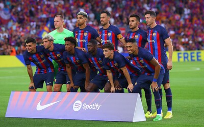 FC Barcelona sa vzdala identity a má za sebou leto plné tučných prestupov. Klub má dnes od svojej minulosti ďaleko