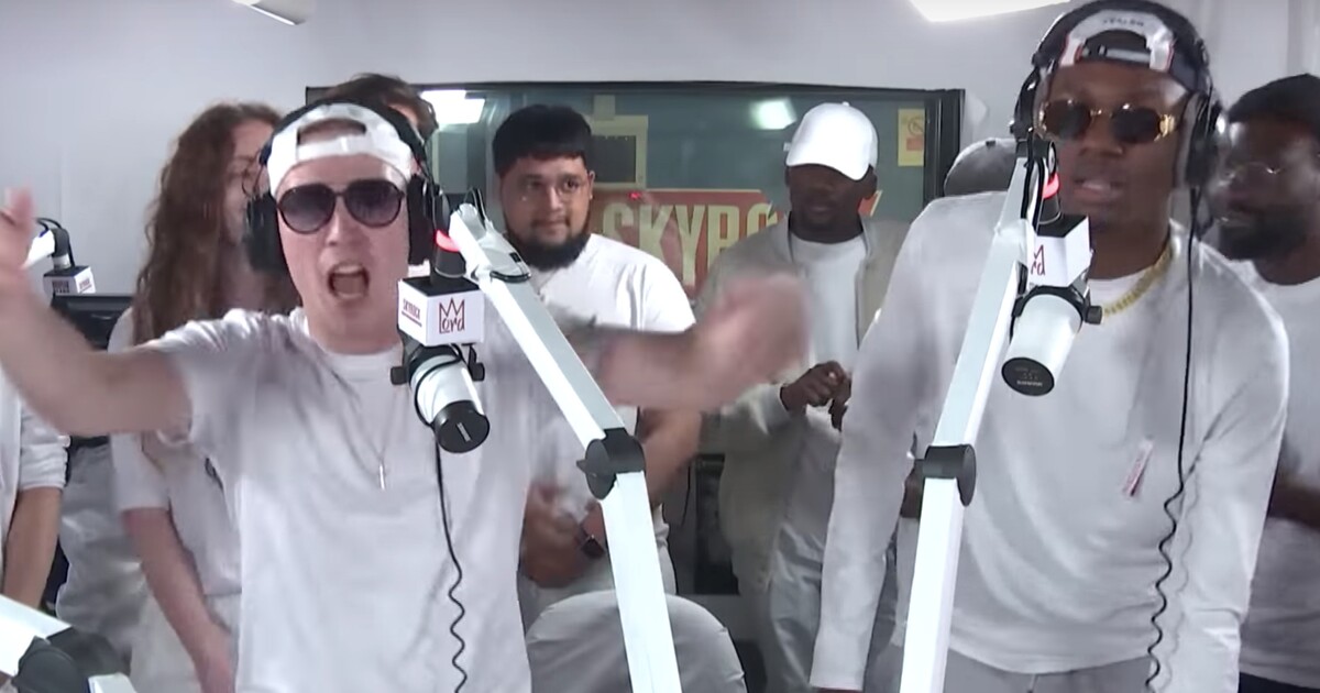 Maniak dotáhl český rap do zahraničí. Naživo diktuje v prestižním ...