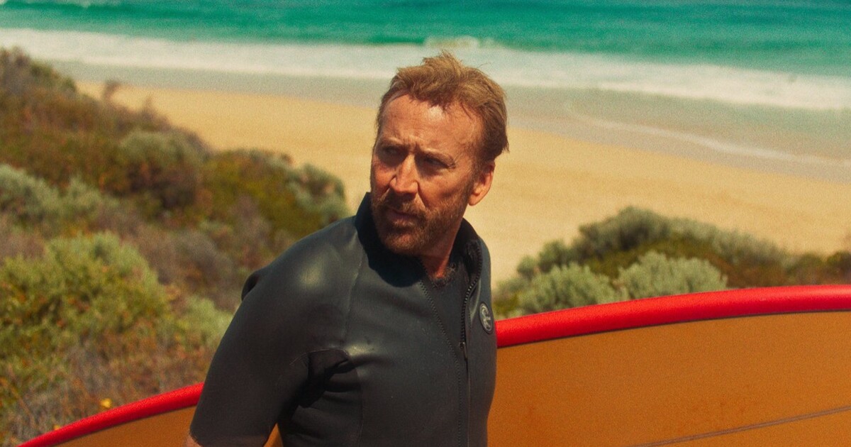 Nicolas Cage málem zemřel při tréninku na nový film. Uvízl na moři kousek od žraloků