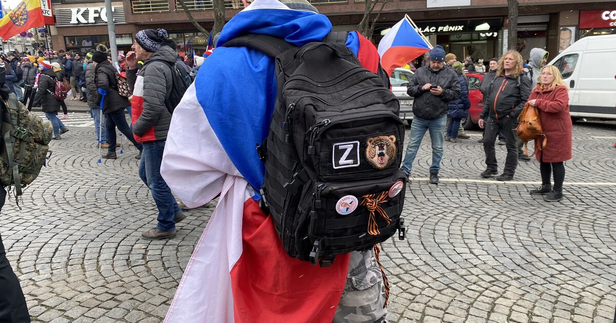 Demonstrant, který se vycajchnoval s proruskými symboly, půjde k soudu