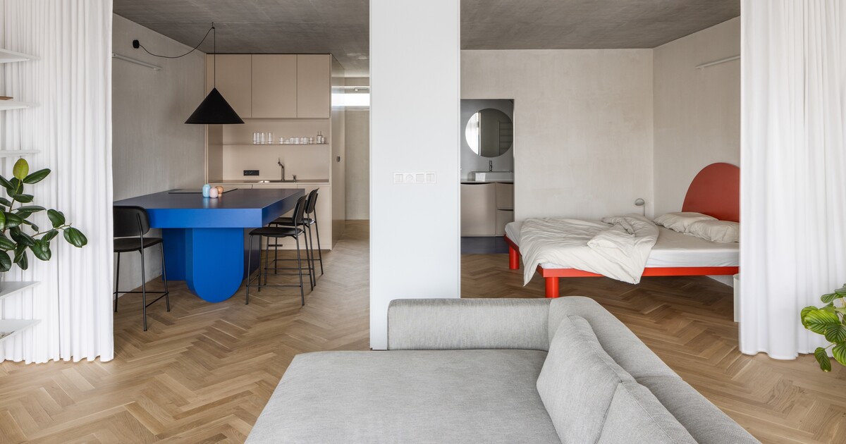 FOTO: Takto může vypadat zrekonstruovaný dvoupokojový byt v Bratislavě. Uchvátí tě minimalismem a barevnými akcenty