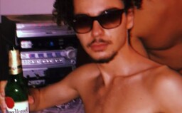 FCK THEM podporuje rapový talent Porsche Boy. V klipe má Nicki Minaj, Braňa Mojseja aj Ľuba Herka