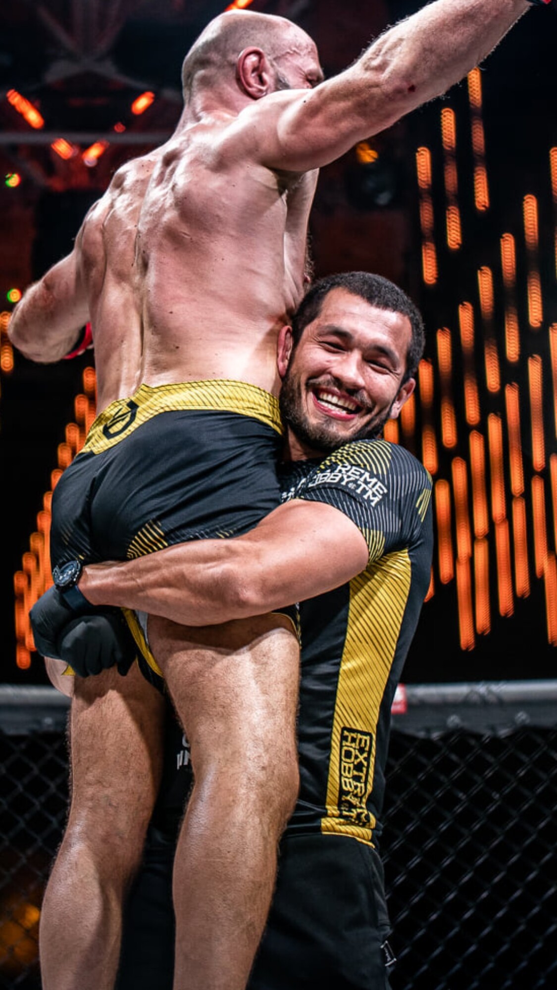 Muradov bojuje v UFC od roku 2019, kde nazbieral celkovo štyri víťazstvá. Tento rok opustil najväčšiu svetovú organizáciu a vrátil sa späť do Oktagonu.