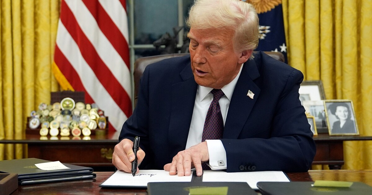 Trump hrozí Evropě i Číně. Chce zavést přísná cla, Bílý dům prozradil detaily