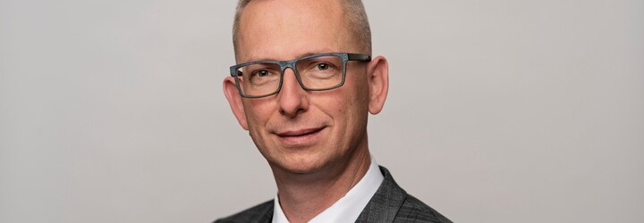 KDU-ČSL nebere údajné znásilnění maséra ani trochu vážně. Nedělejme z toho precedens