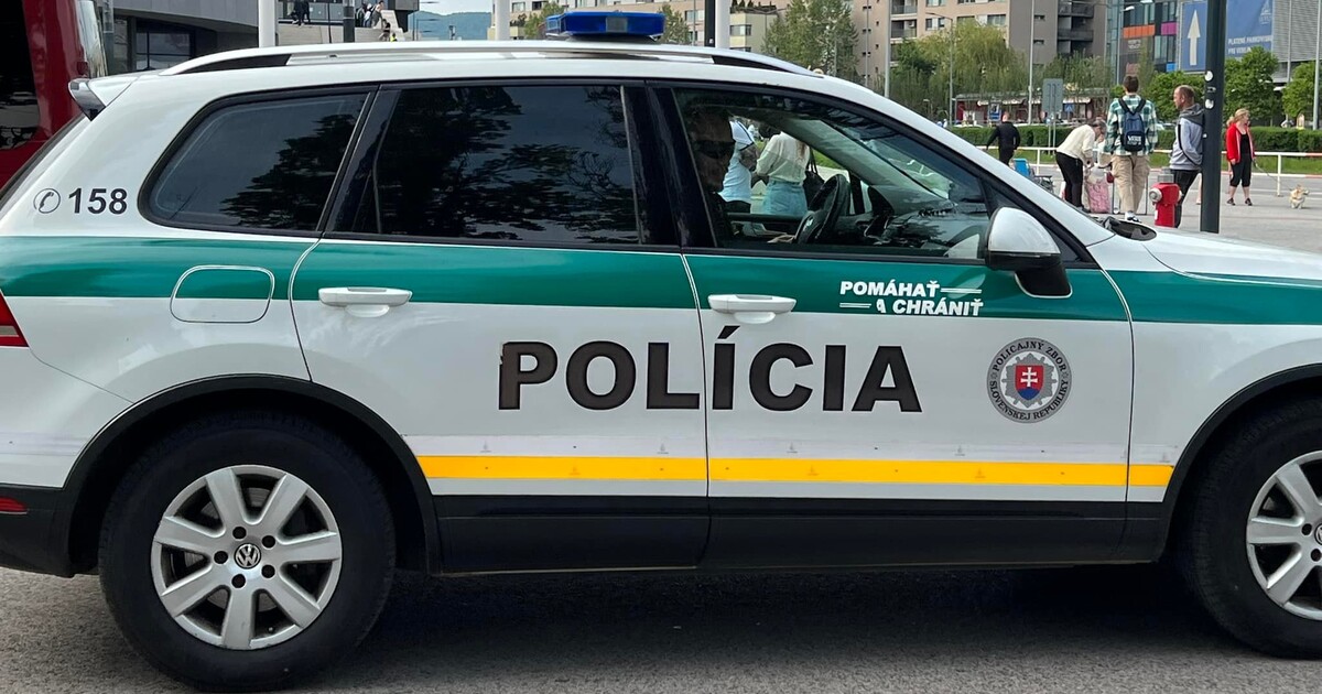 AKTUÁLNĚ: Na slovenském gymnáziu útočil žák. Z místa hlásí dva mrtvé