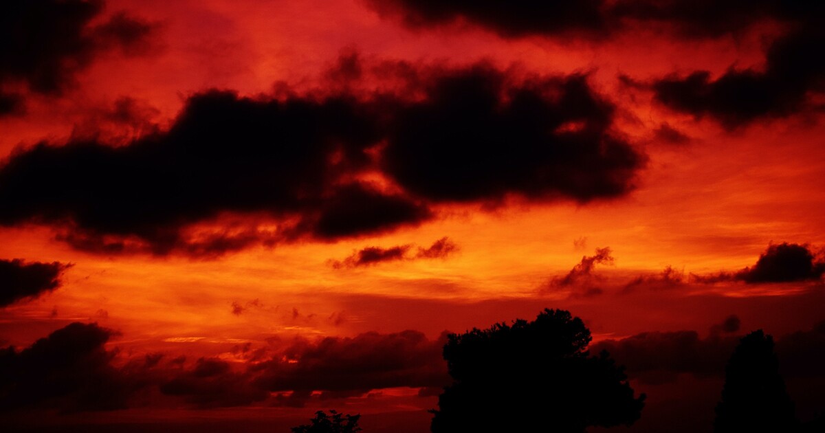Do Česka se valí prach ze Sahary. Na obloze uvidíš výrazné červánky