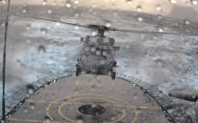 Fenomenálne zvládnuté pristátie pilota helikoptéry v silnej búrke. Mal problém sa vôbec trafiť na heliport Fenomenálne zvládnuté pristátie pilota helikoptéry v silnej búrke. Mal problém sa vôbec trafiť na heliport