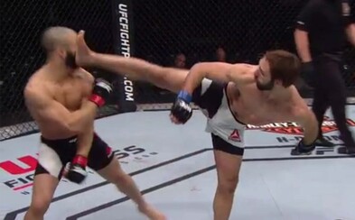 Fenomenálny kop z otočky. Jeden z najlepších knockoutov tohto roka sa odohral na podujatí UFC 206 v Toronte Fenomenálny kop z otočky. Jeden z najlepších knockoutov tohto roka sa odohral na podujatí UFC 206 v Toronte