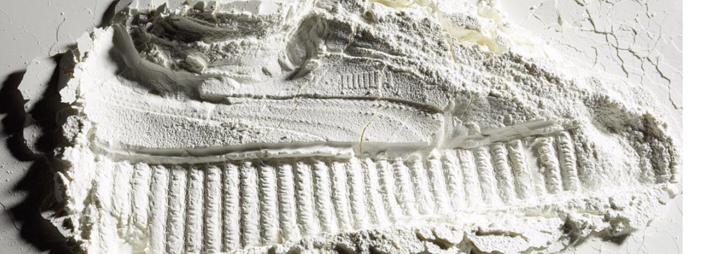 Fenty mánia pokračuje a okrem ďalších Creepers odhaľuje Rihanna aj vlastné okuliare Dior