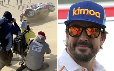 Fernando Alonso sa na Dakare dvakrát prevrátil. V dnešnej etape pokračuje s poškodeným autom