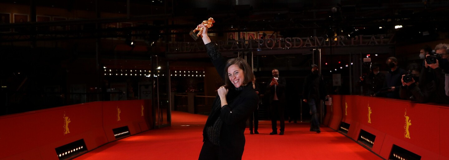 Festival Berlinale dokázal, že robiť veľké udalosti sa dá aj cez pandémiu. Počas siedmich dní zaznamenali len 128 prípadov