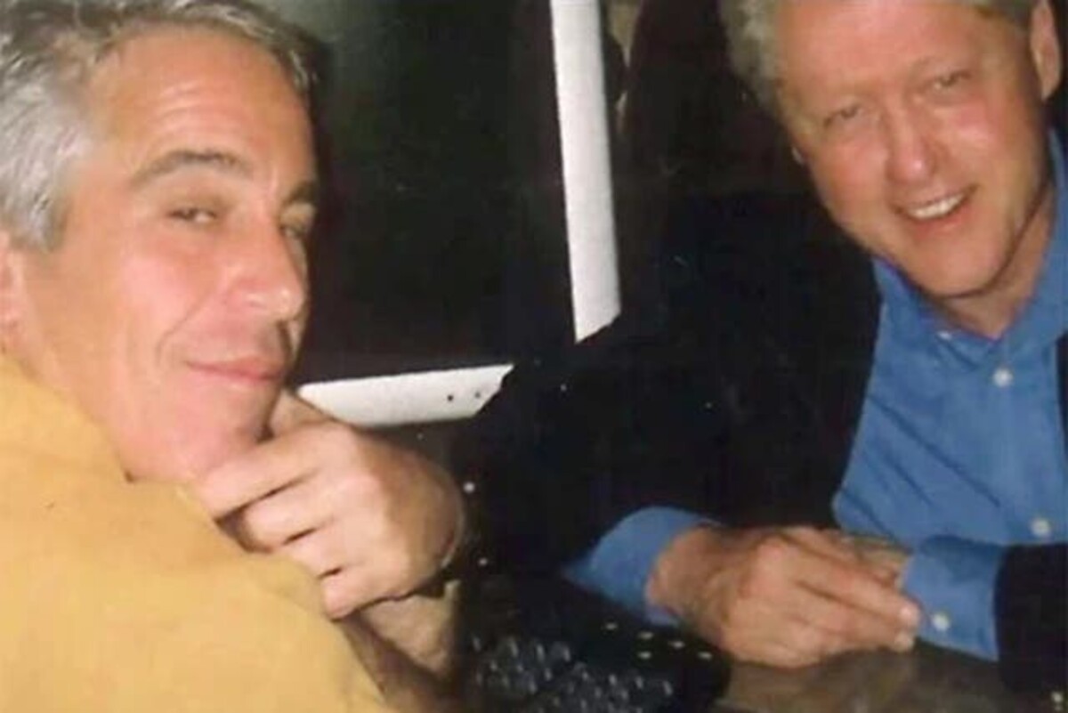Jeffrey Epstein a Bill Clinton.