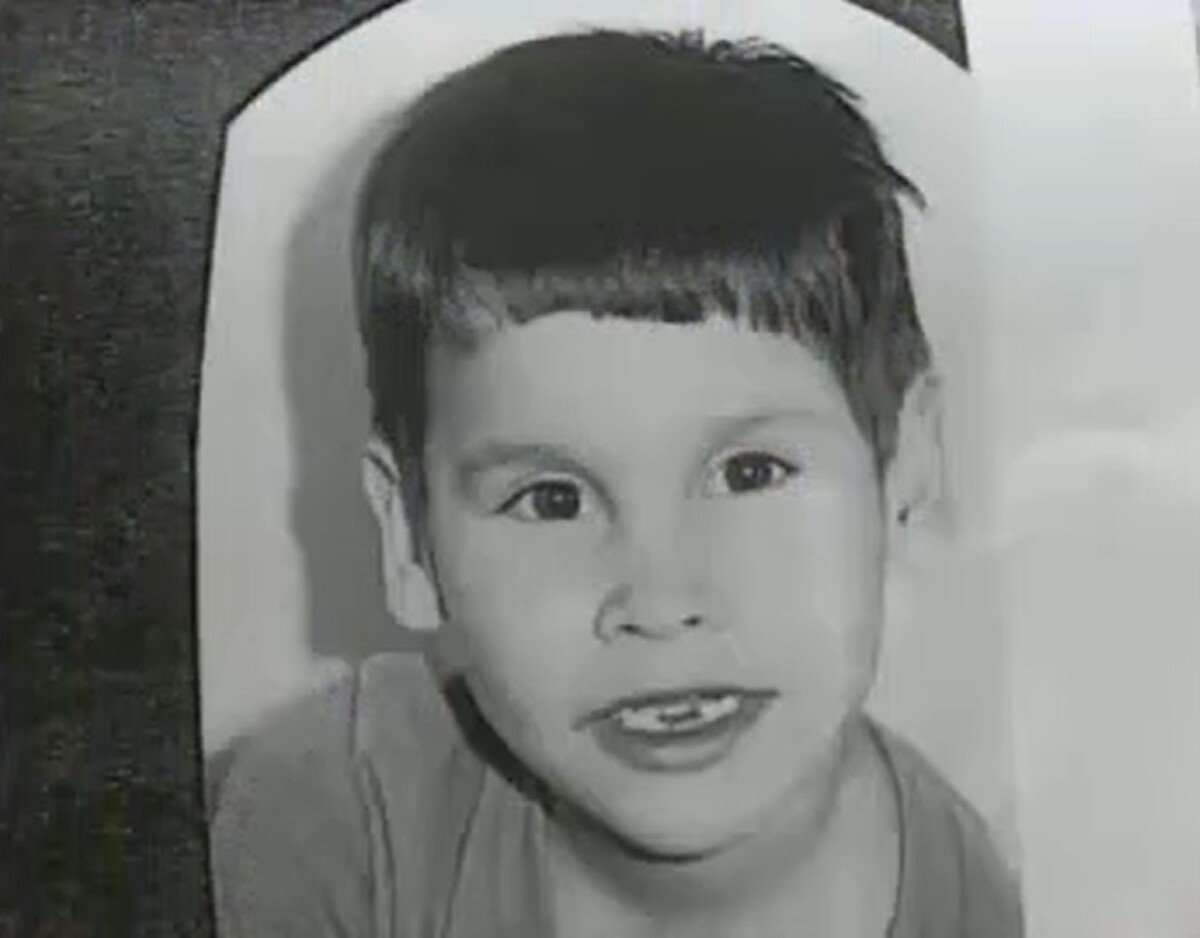 Jonathan Thompsen, obeť brutálnej vraždy Sandyho Charlesa a jeho 8-ročného komplica.