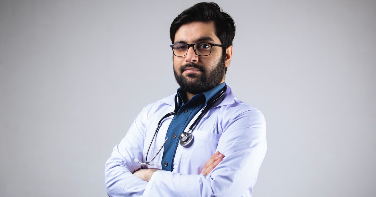 Hledáme lékaře: Poneseš odpovědnost za lidské životy a budeš pracovat, dokud nezhebneš. Značka pervitin s sebou!