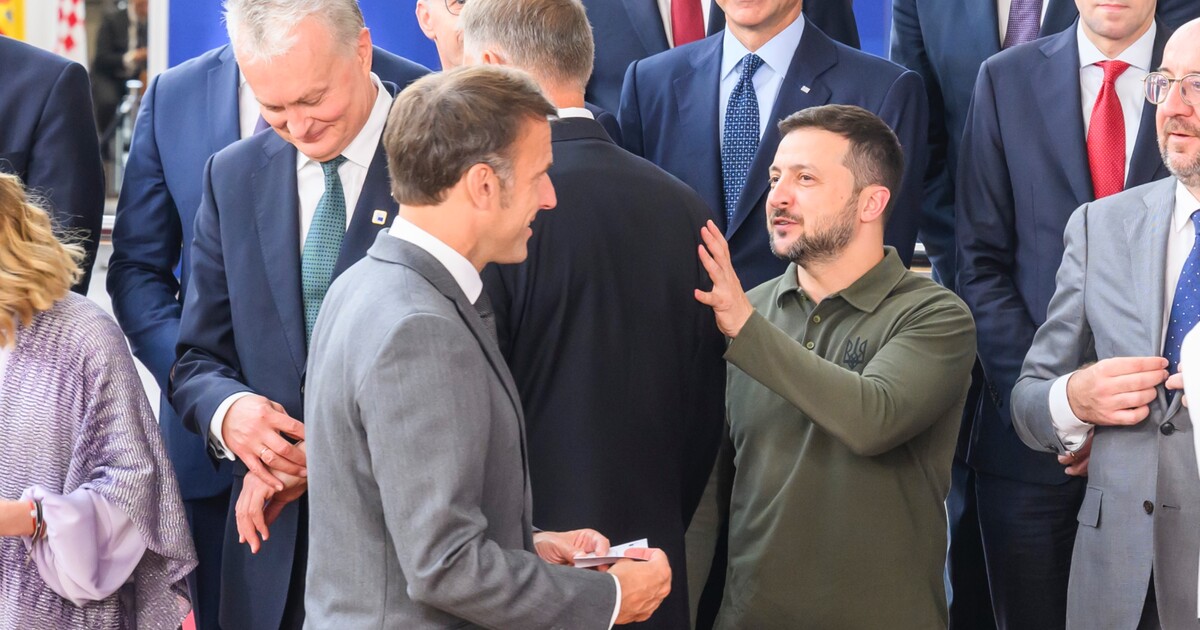 Zelenskyj jednal s Macronem o vyslání západních vojáků na Ukrajinu. Není jisté, zda by šlo o mírové síly, nebo bojové jednotky