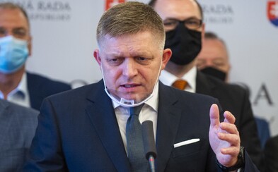 Fico: Vláda nesmie cez Vianoce pretrhnúť rodinné väzby príliš prísnymi opatreniami. Stratila akúkoľvek autoritu u ľudí Fico: Vláda nesmie cez Vianoce pretrhnúť rodinné väzby príliš prísnymi opatreniami. Stratila akúkoľvek autoritu u ľudí