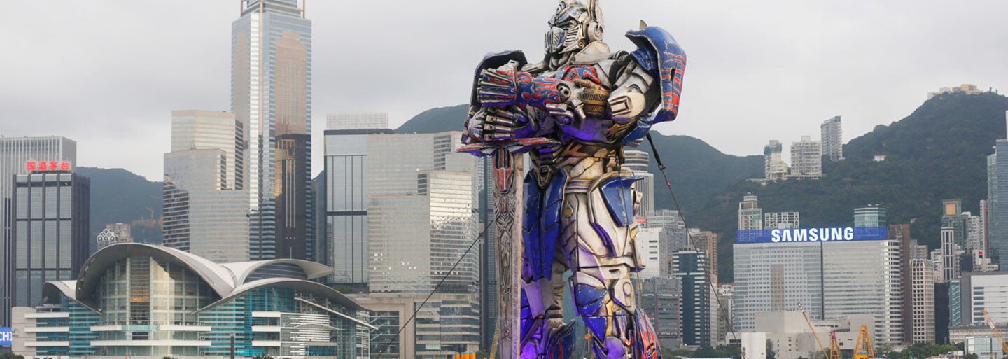Filmy s tématikou Transformers nás budú zásobovať ešte ďalších 10 rokov
