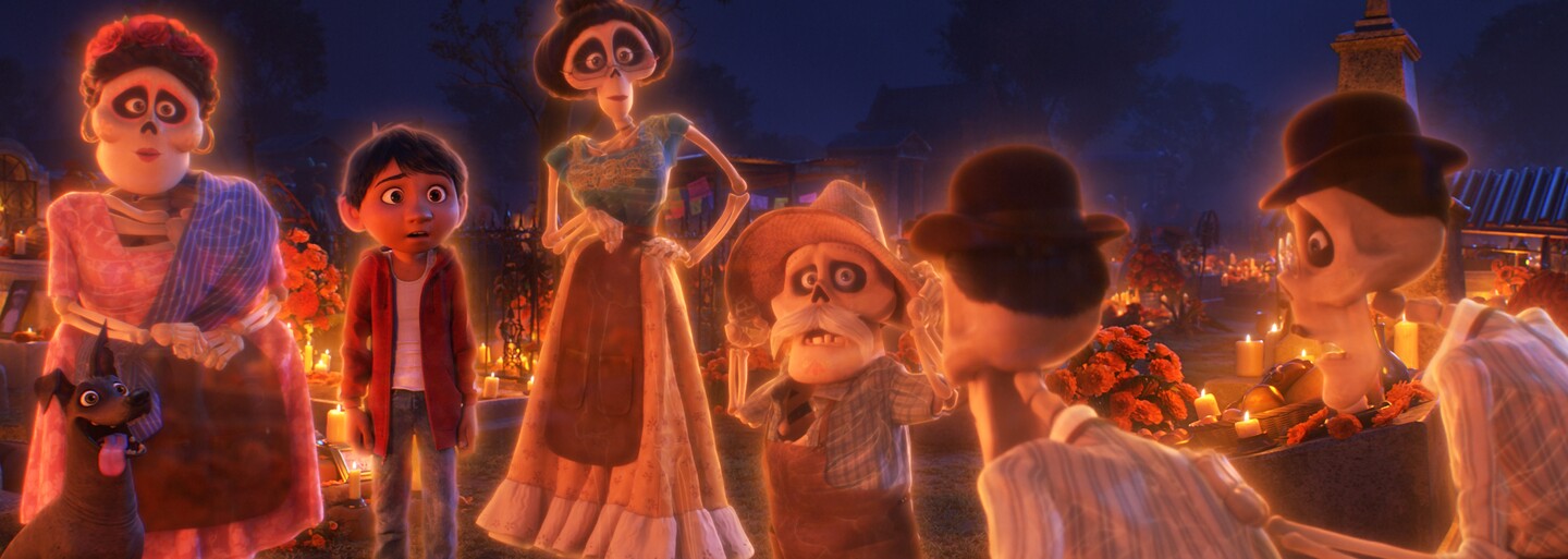 Finálny trailer na Pixarovku Coco nás utvrdzuje v jej kvalitách. Privítajte zábavne pôsobiacu a vizuálne pôsobivú Ríšu mŕtvych!