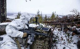 Fínsko vie zmobilizovať až 1 milión vojakov. Rusku sa po jeho vstupe do NATO predĺžia hranice s Alianciou o 1 300 kilometrov