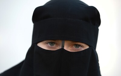 Firmy môžu podľa Súdneho dvora EÚ zakázať zamestnankyniam nosiť burky