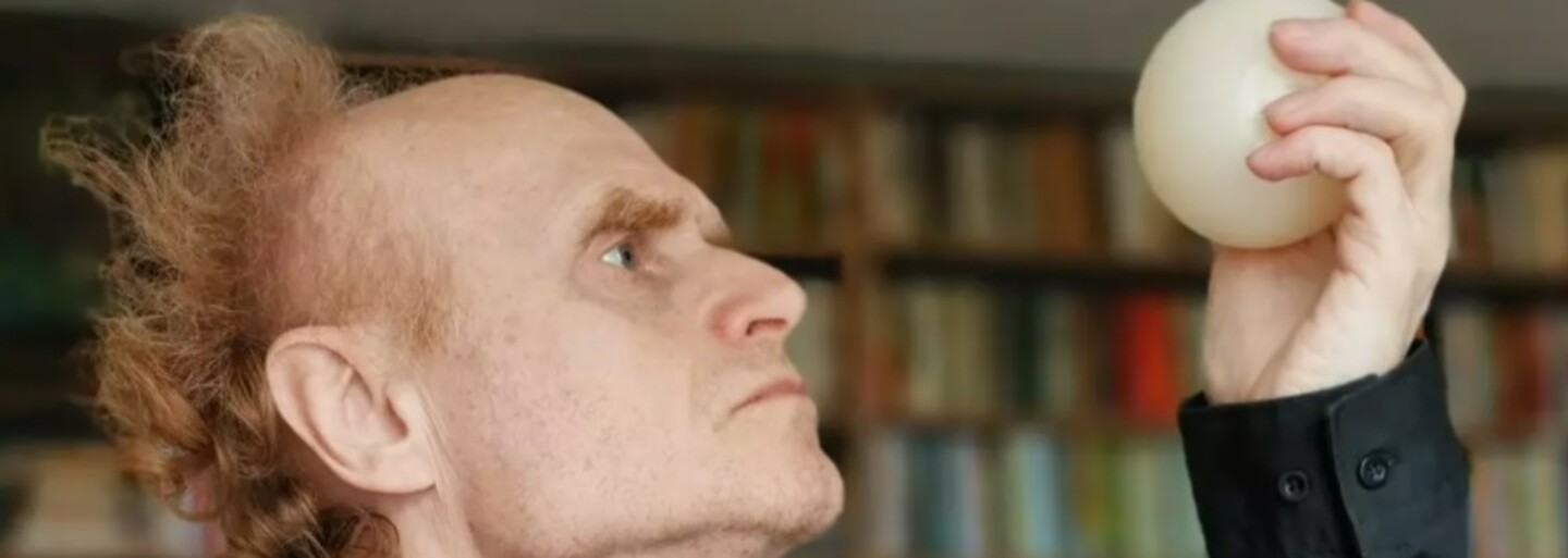 Flegr žádá vládu, aby „propustila na svobodu“ všechny žáky testované PCR testy