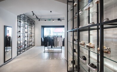 Footshop si razí cestu do medzinárodných vôd. Svoju tretiu kamennú predajňu otvoril v Budapešti Footshop si razí cestu do medzinárodných vôd. Svoju tretiu kamennú predajňu otvoril v Budapešti