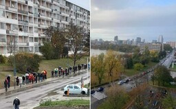 FOTO: Pred odbernými miestami po celom Slovensku vznikajú dlhé rady aj kilometrové kolóny áut. Niekde ani o 8:00 nemali otvorené