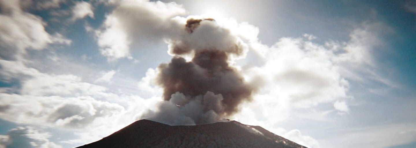 FOTO: Výbuch sopky pokryl všetko 30-centimetrovou vrstvou popola. Karibský ostrov vyzerá ako z apokalyptického filmu