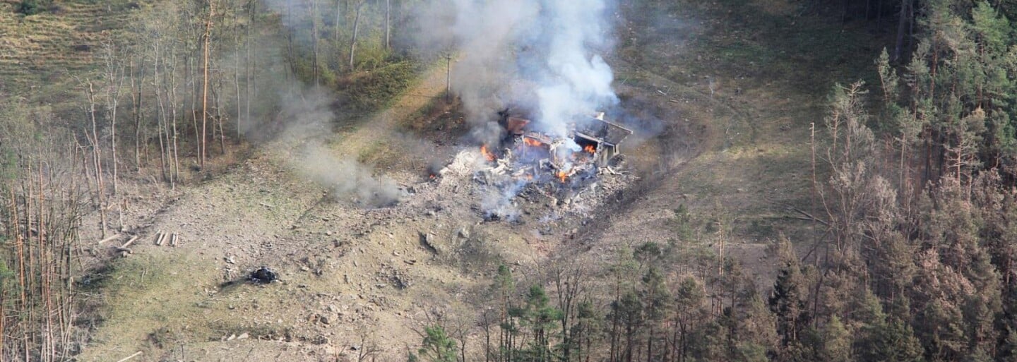 FOTO: Výbuch ve Vrběticích: Explodovaly tuny munice, dva lidé zemřeli