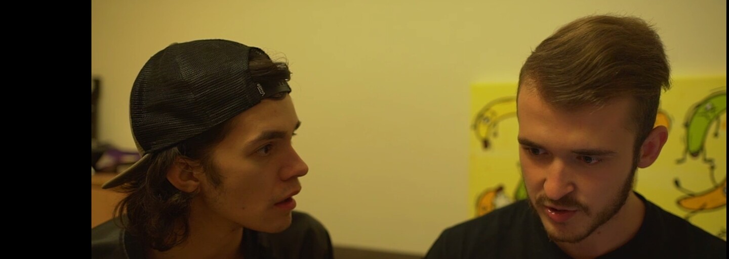 Frajerky vždy vedia, kde a s kým si bol včera večer. Matej Zrebný ti ukáže, ako to vo vzťahoch chodí