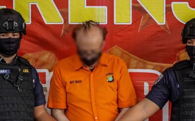 Francouz zneužil více než tři sta dětí, za sex jim platil pár stovek korun. Vše si nahrával na video Francouz zneužil více než tři sta dětí, za sex jim platil pár stovek korun. Vše si nahrával na video