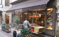 Francúzi idú do boja s plytvaním elektriny: Klimatizované obchody dostanú príkaz zatvárať dvere, inak im hrozí pokuta 750 eur